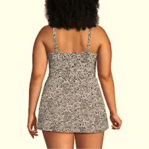 Land's End Plus Tulip Hem One Piece Swim
Padded straps black decor Paisley XL - Picture 1 of 7